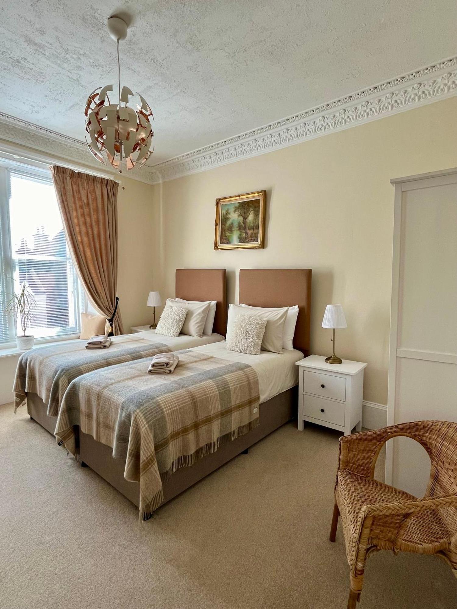 Acorn House คาลเลนเดอร์ ภายนอก รูปภาพ
